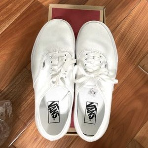 Excellent True White Vans